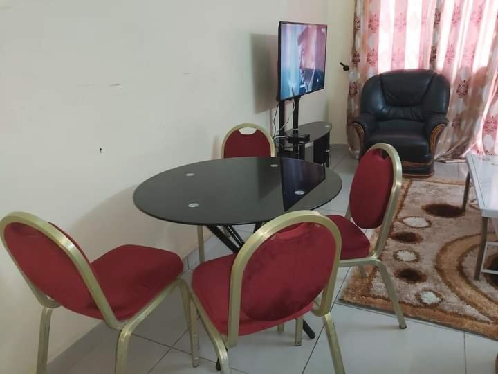 DREAM'S HOUSE BONAMOUSSADI - STUDIO avec groupe électrogène et WIFI Bed and Breakfast Douala Exterior foto