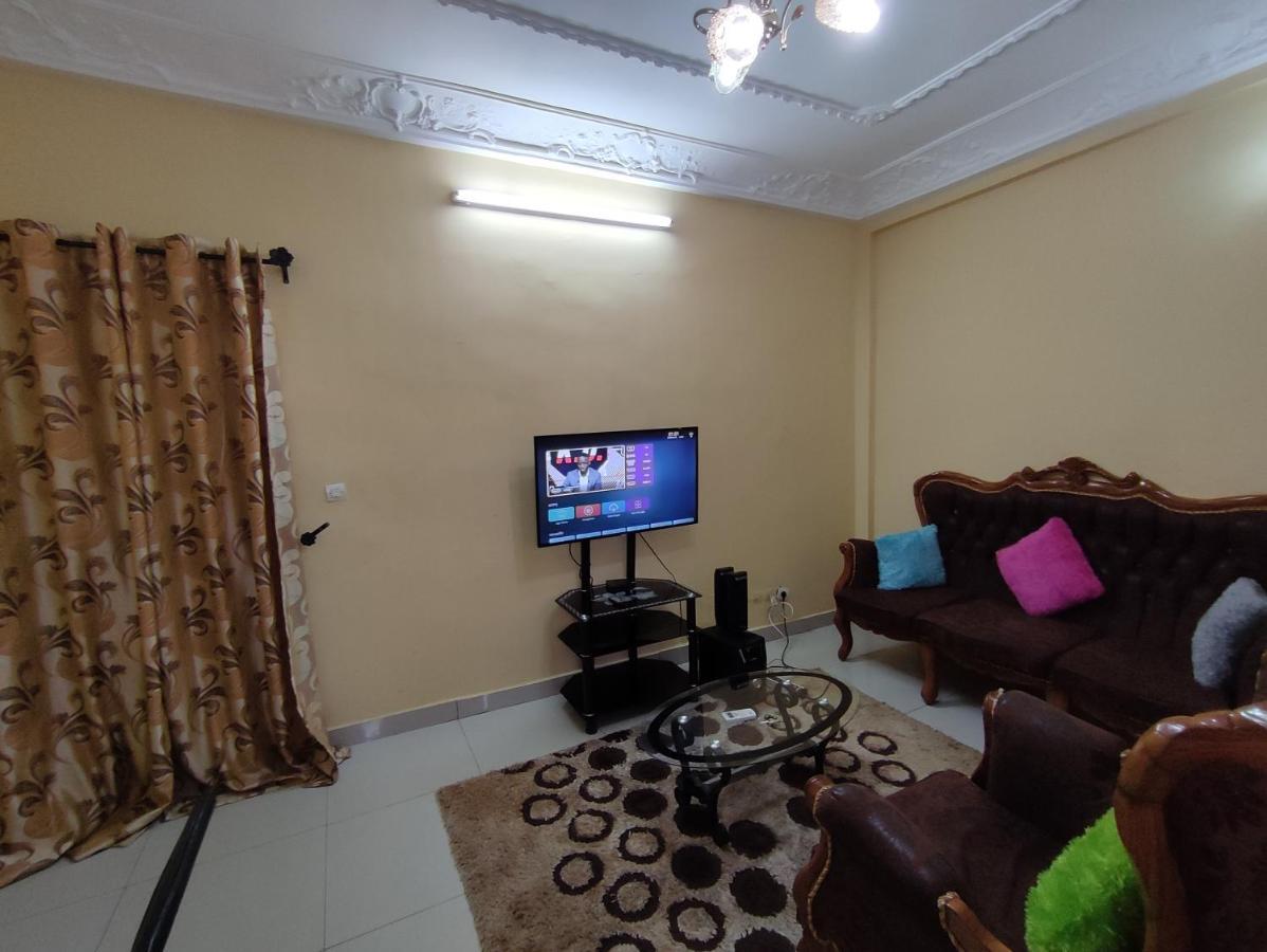 DREAM'S HOUSE BONAMOUSSADI - STUDIO avec groupe électrogène et WIFI Bed and Breakfast Douala Exterior foto