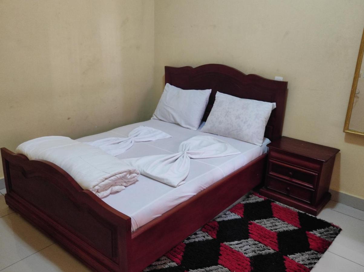 DREAM'S HOUSE BONAMOUSSADI - STUDIO avec groupe électrogène et WIFI Bed and Breakfast Douala Exterior foto