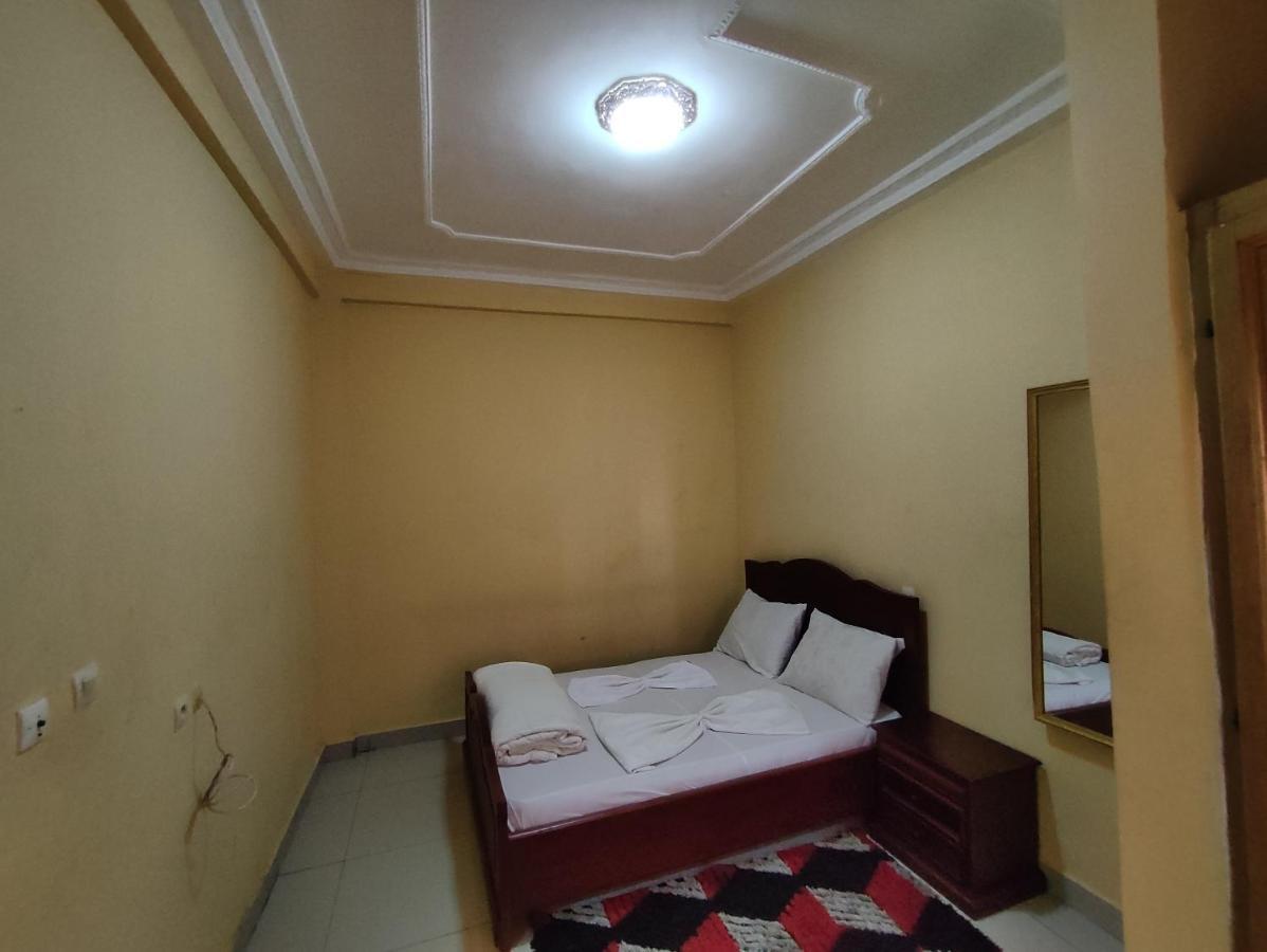 DREAM'S HOUSE BONAMOUSSADI - STUDIO avec groupe électrogène et WIFI Bed and Breakfast Douala Exterior foto
