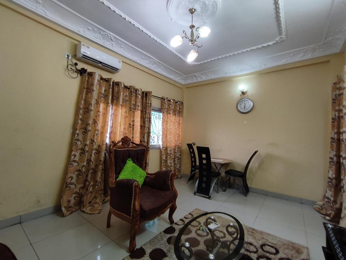 DREAM'S HOUSE BONAMOUSSADI - STUDIO avec groupe électrogène et WIFI Bed and Breakfast Douala Exterior foto
