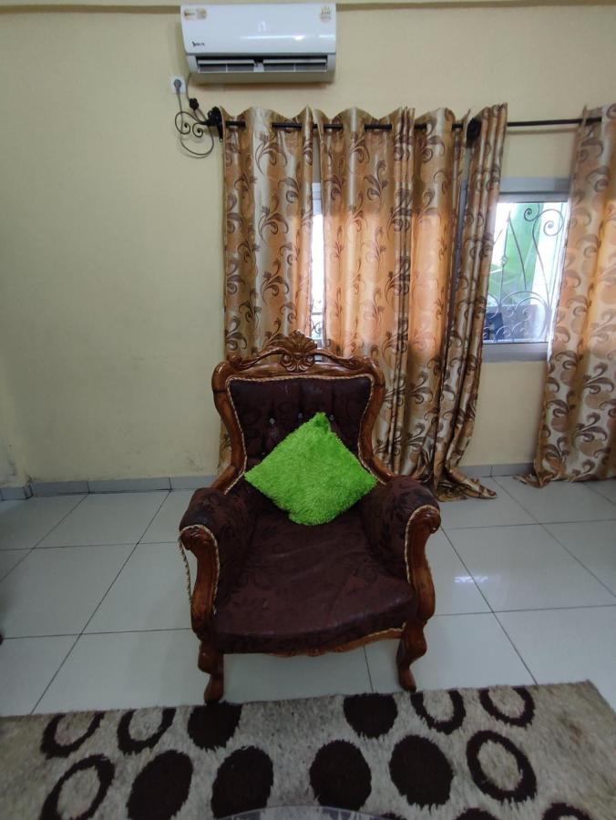 DREAM'S HOUSE BONAMOUSSADI - STUDIO avec groupe électrogène et WIFI Bed and Breakfast Douala Exterior foto